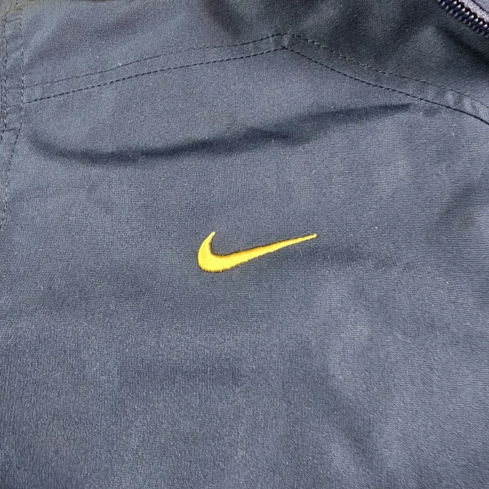 Nike check pictures